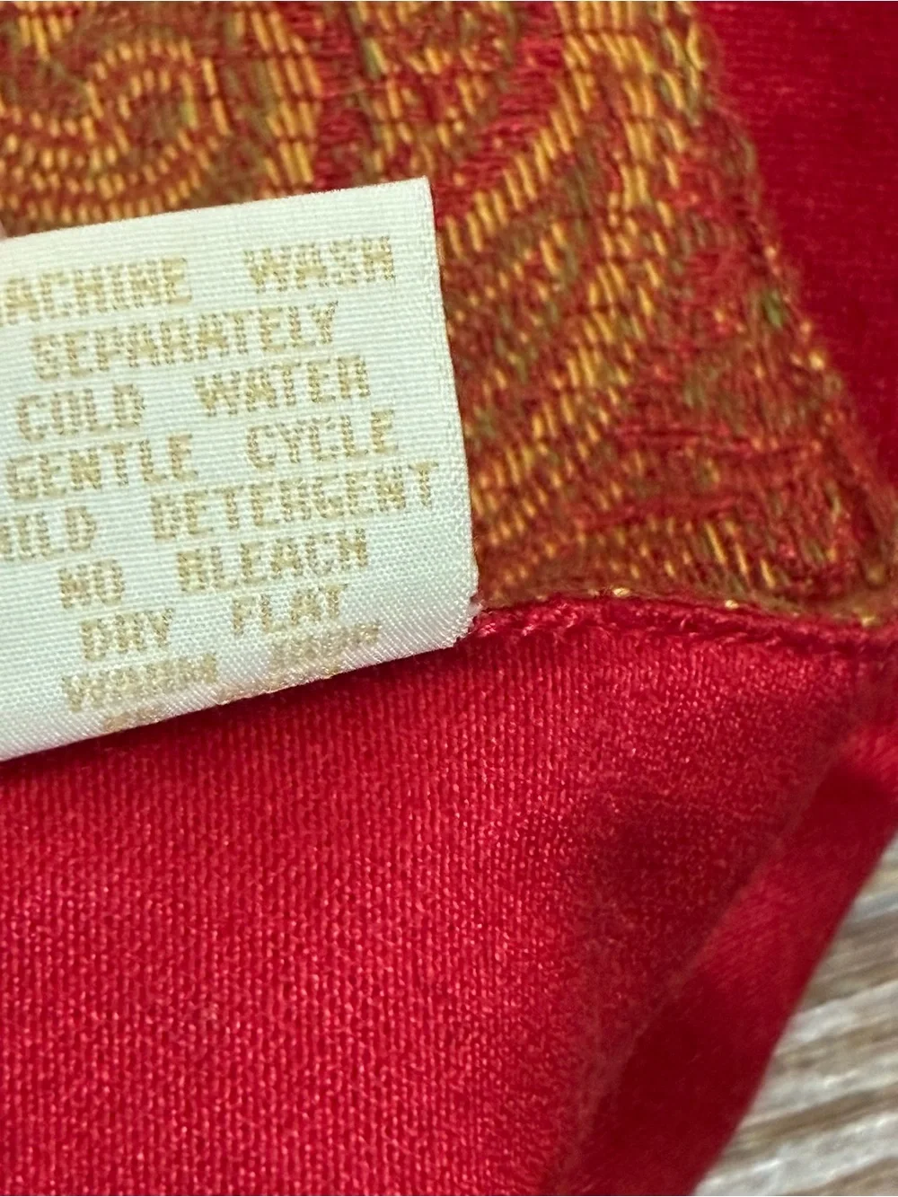 XOCHI Placemat Reversible Red Gold Paisley Woven Cotton Blend 13x19 Replacementt